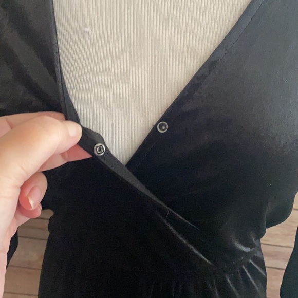 🎈Ssle🎈H & M Divided Mini Velvet Dress - Picture 2 of 7